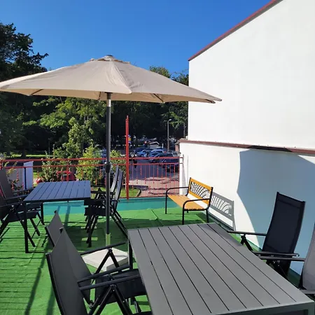 Izabela Centrum Blisko Morza I Parku アパート Dziwnów