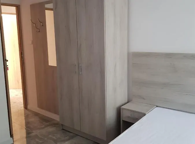 Izabela Centrum Blisko Morza I Parku アパート Dziwnów