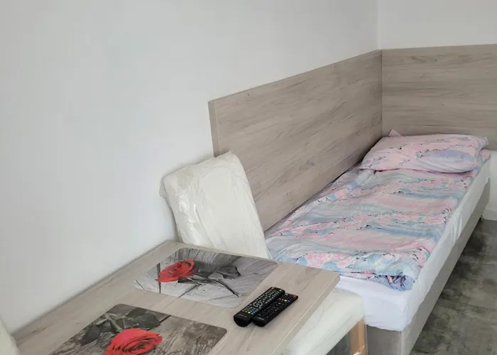 Izabela Centrum Blisko Morza I Parku アパート Dziwnów